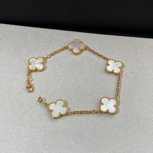 ✅Van Cleef & Arpels 18K gold white mother-of-pearl bracelet - Picture 2 of 6